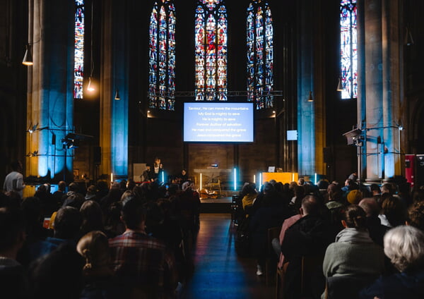200 Kirchenbeweger in St. Maria / Stuttgart